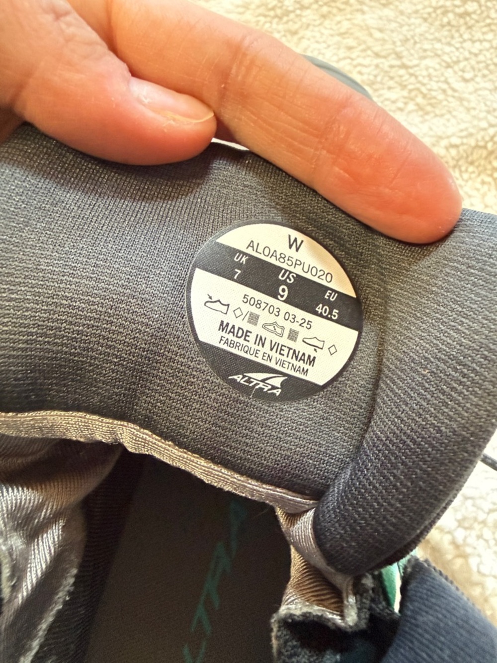 Altra Women's Lone Peak 9 Waterproof Gray and Teal Hiking Boots - Excellent - Picture 9 of 17
